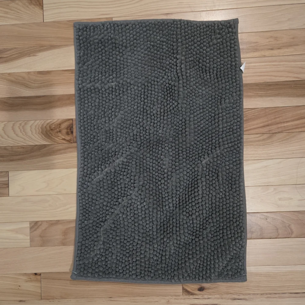 Gray Bath Mat, Absorbent Soft, 22.5 X 14.5 Inch